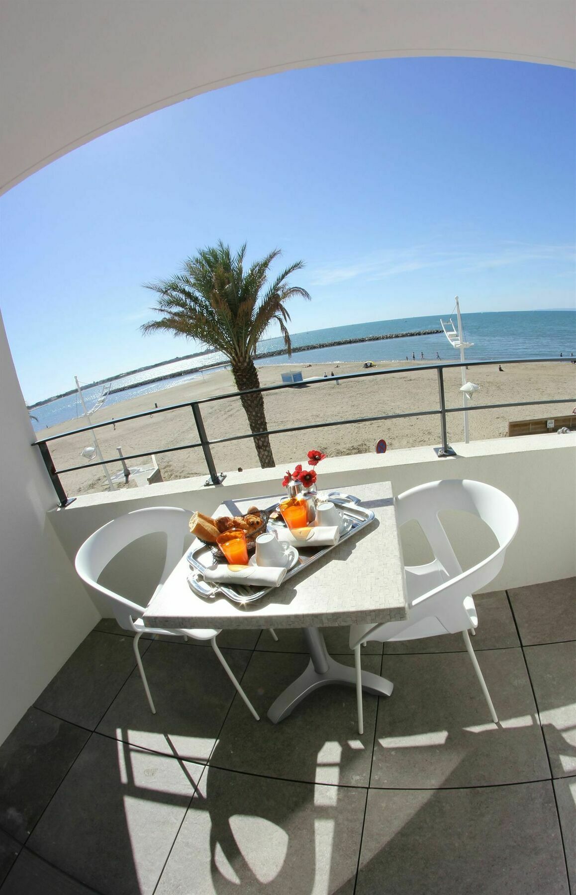 לה-גרו-דו-רואה Hotel Restaurant Splendid Camargue מראה חיצוני תמונה